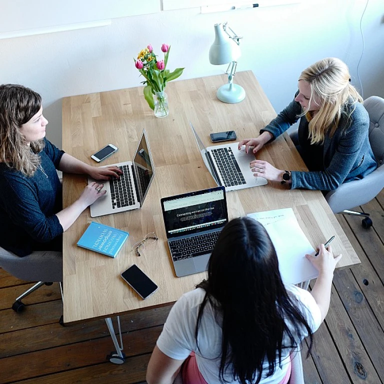 The Link Between Commitment and Integrity in HR Communication