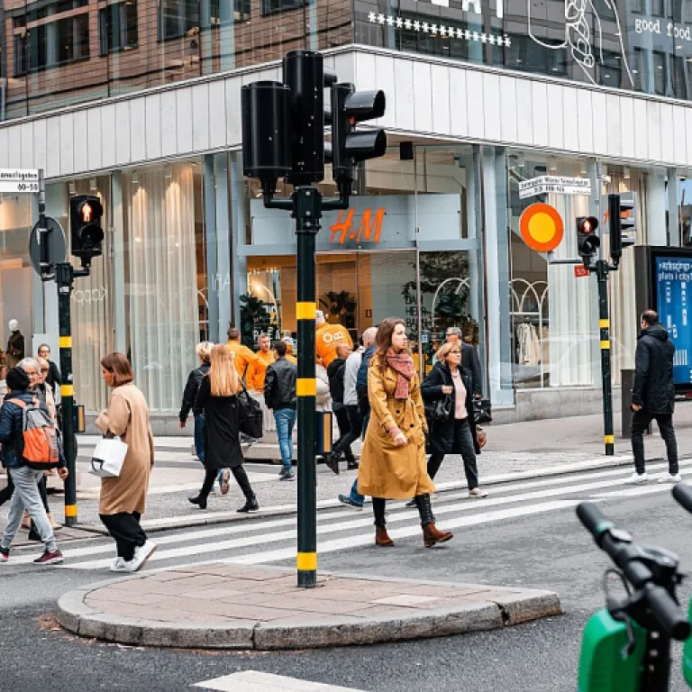 Understanding the Role of a Dotted Line Manager in HR Communication